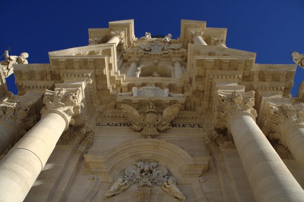 sicily beach and culture Ortigia baroque church sicily