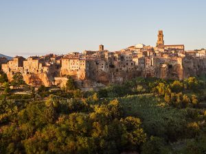 Package tour Tuscany Umbria Lazio Pitigliano panorama